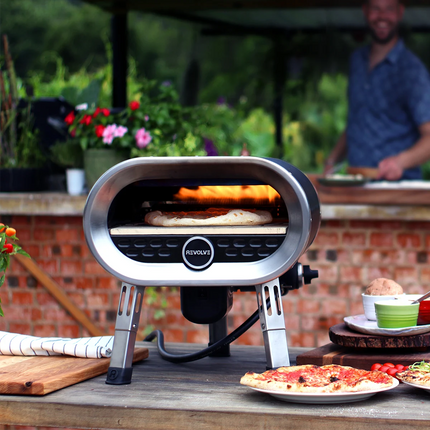 Revolve, the easy to use pizza oven